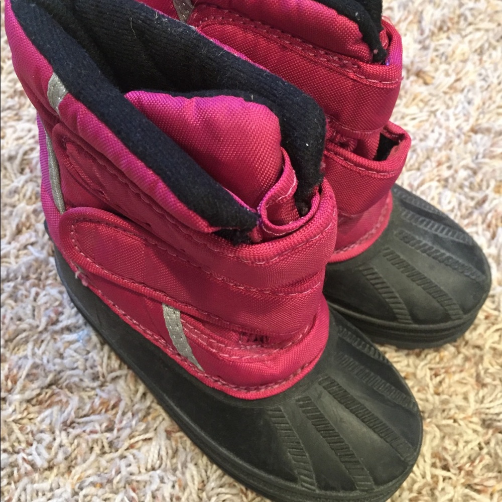 Girls Snow boots size 7